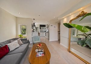 Living Room- click for photo gallery